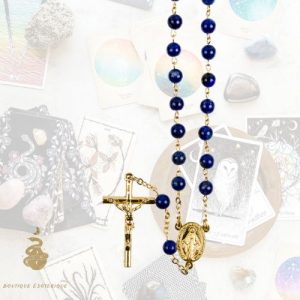 Chapelet grains lapis lazuli, ø 7 mm, chaîne couleur dorée, longueur au cœur 32 cm, croix avec christ