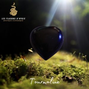Cœur en tourmaline noire