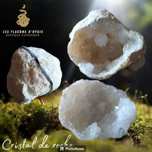Géode entière cristal de roche 0.155 g