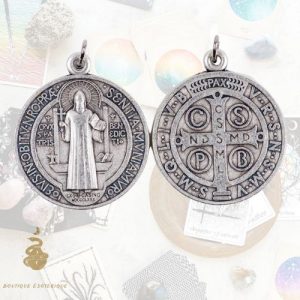 Médaille métal couleur argentée de saint benoît ø 3 cm