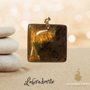 Pendentif labradorite forme carre jaune