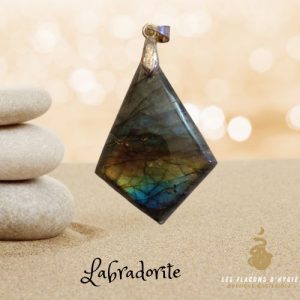 Pendentif labradorite forme libre noir et jaune