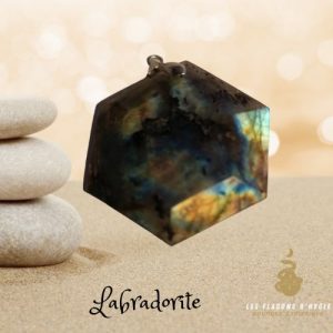 Pendentif labradorite forme hexagonale bleu