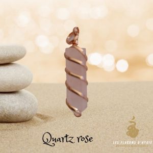 Pendentif quartz rose en pointe et torsadé cuivre