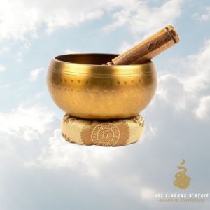 Petit bol chantant en cuivre martelé